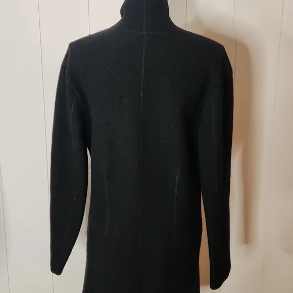 Vintage 90's black wool longline fitted whismigoth closet staple coat.